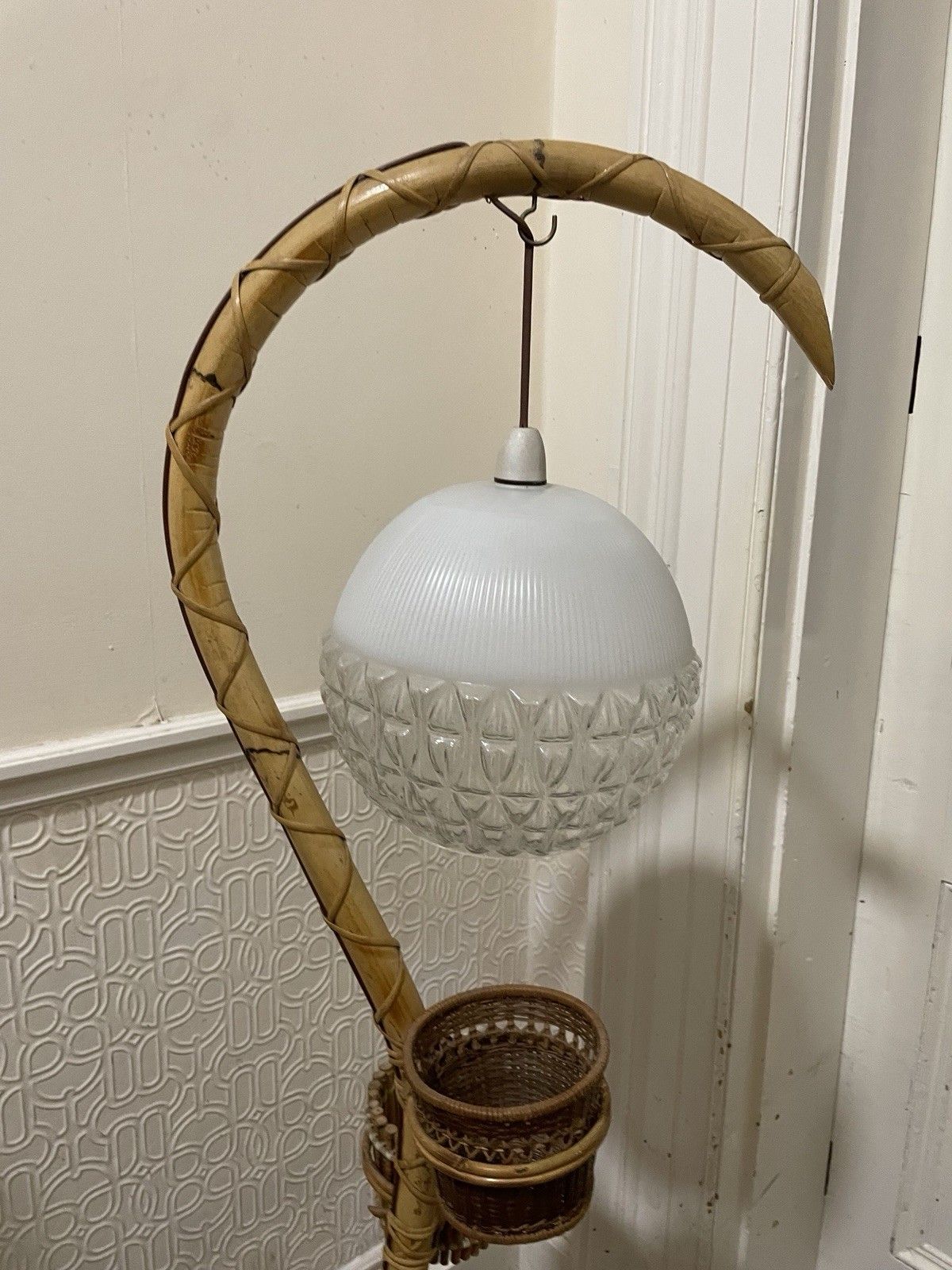 195.0 Mid Century Bamboo Standard Lamp Gooseneck Tiki Plant Holder Vintage Glass Shade photo
