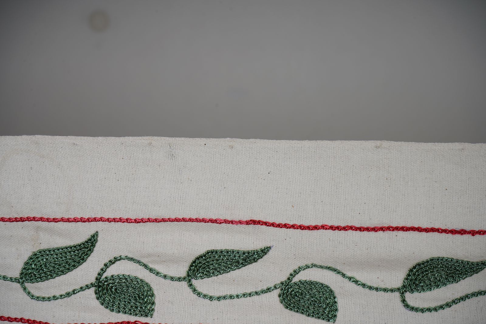 Suzani Tablecloth, Suzani Tapestry, Embroidery Uzbek Floral Textile, Rustic Room Decor 1'6'' X 5'4'' photo 190.0