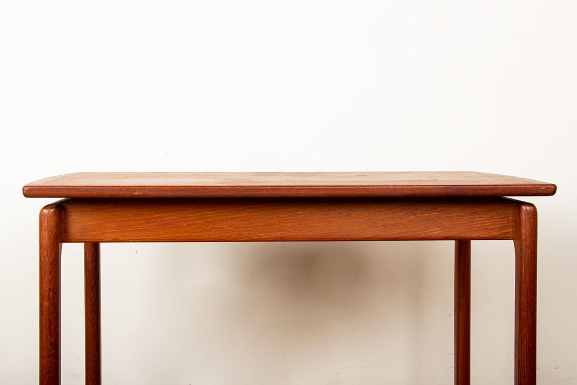Table basse danoise en teck modèle 019, par Ole Wanscher pour Poul Jeppesen, 1960. photo vinterior