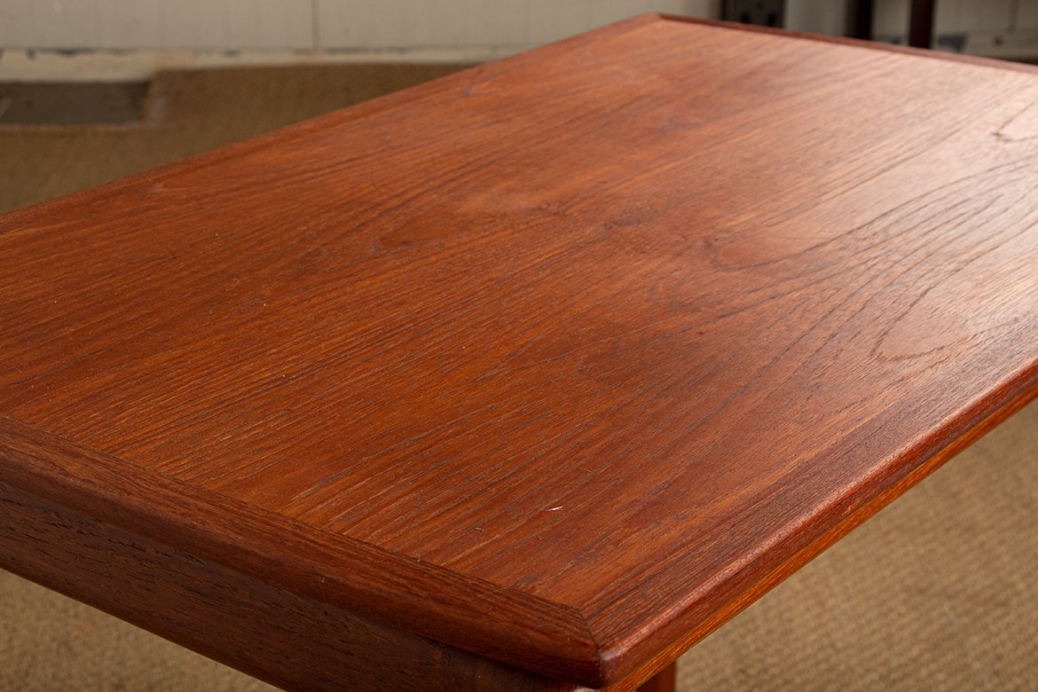 photo vinterior Table basse danoise en teck modèle 019, par Ole Wanscher pour Poul Jeppesen, 1960.