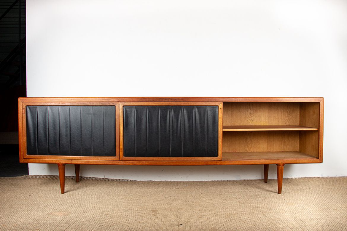 Enfilade danoise extra-longue en teck, chêne et similicuir, 280 cm, par Arne Hovmand Olsen, 1960. photo buy