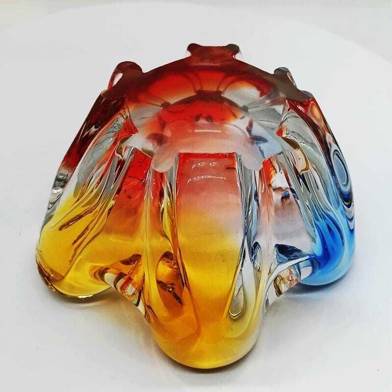 photo furniture 1960s Catch All, Ashtray Or Empty Pocket In Murano Glass. Made In Italy.