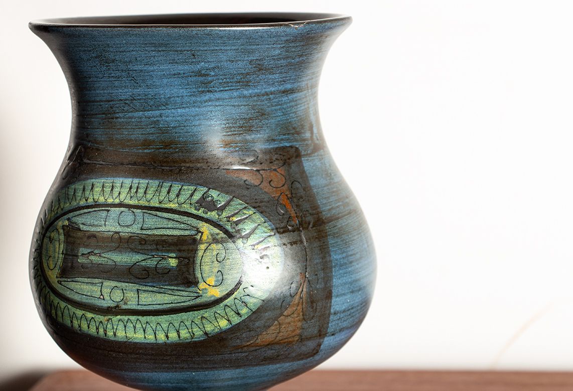 Vase moderniste Vallauris en céramique émaillée bleue et verte, par Jean de Lespinasse, 1950. photo vinterior