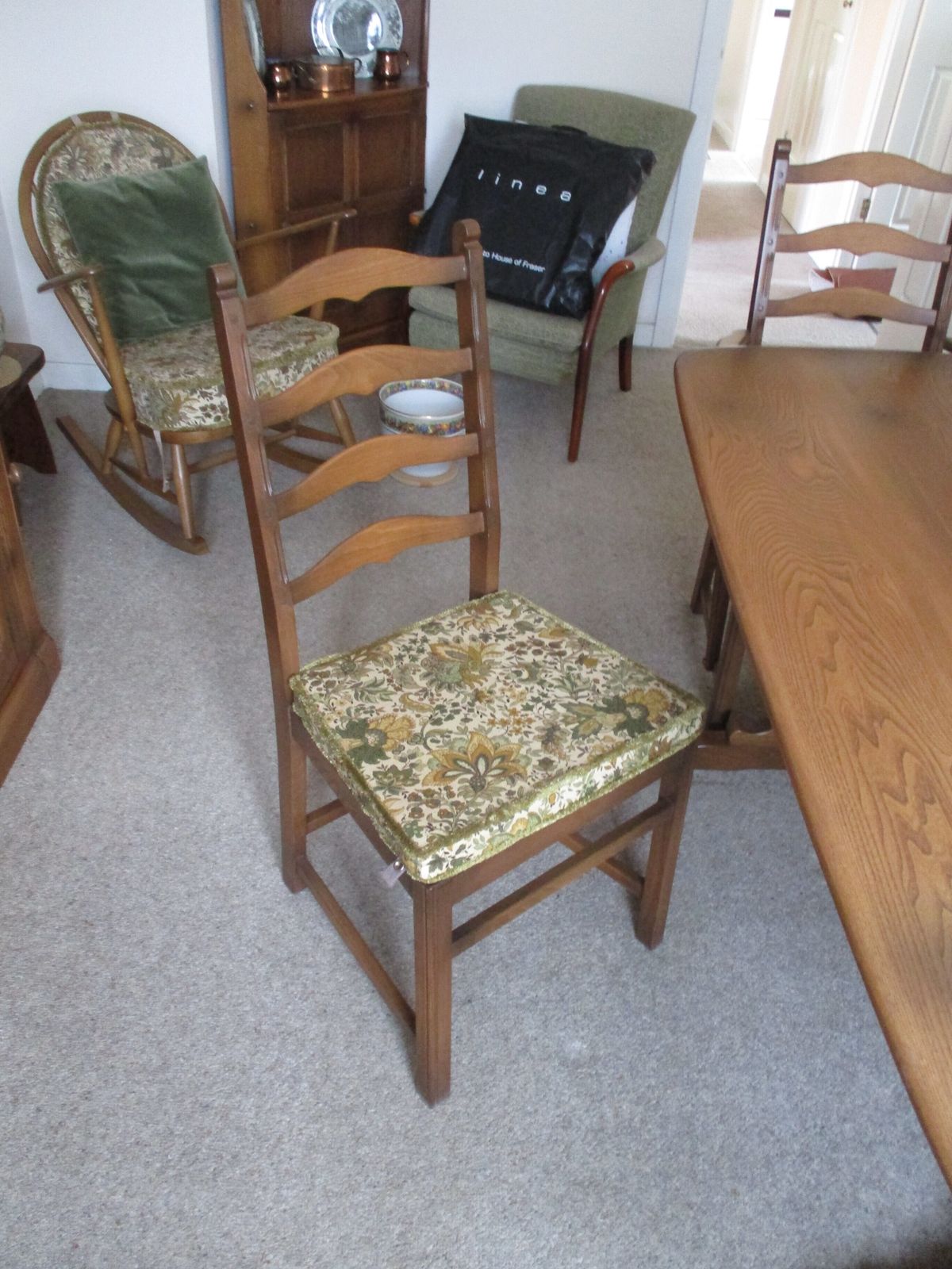 Ercol Refectory Dining Table And Four Dining Chairs (All Golden Dawn) photo vinterior