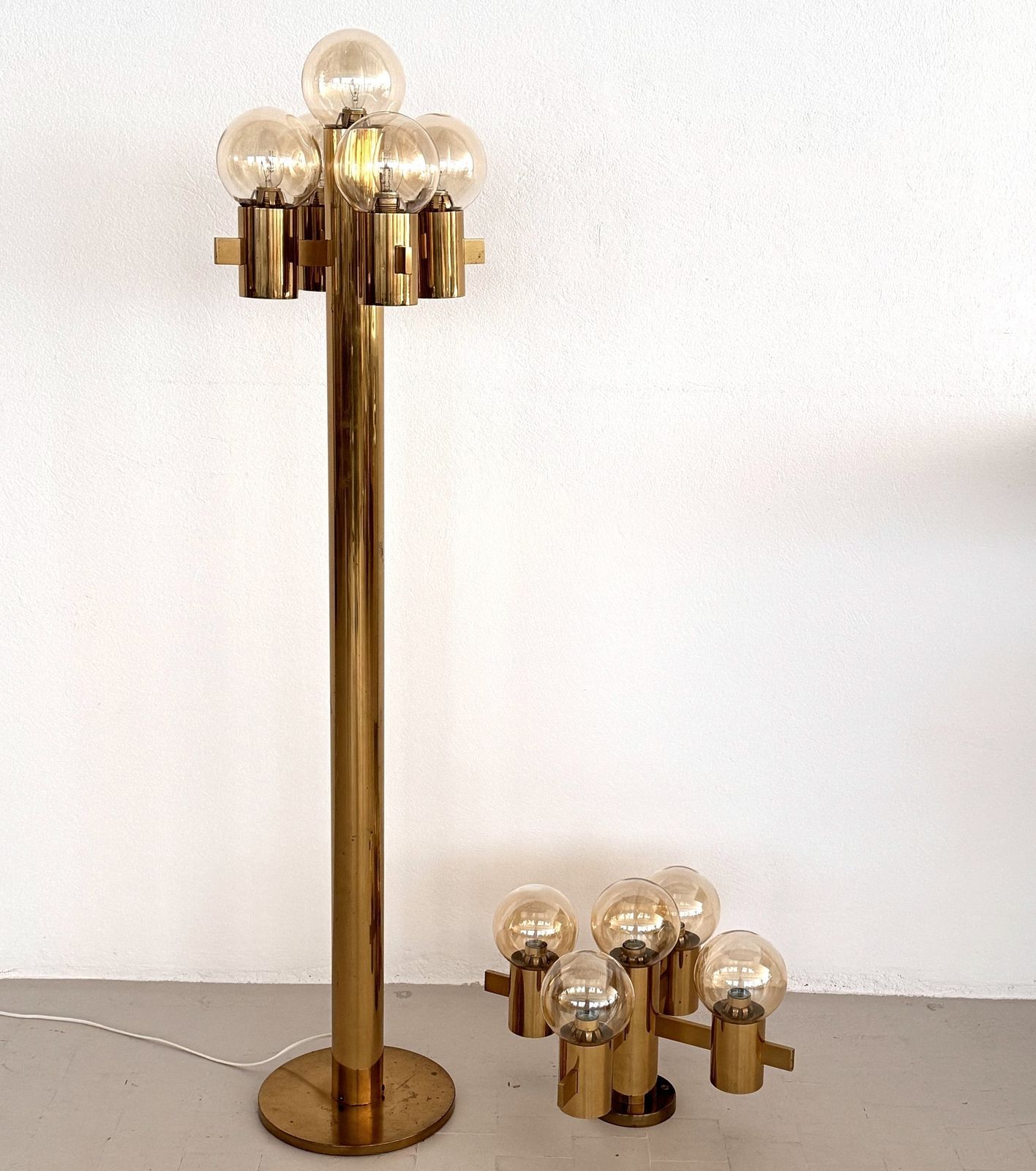 photo furniture Mid Century Hans Agne Jakobsson Brass Floor Lamp With 5 Glasses