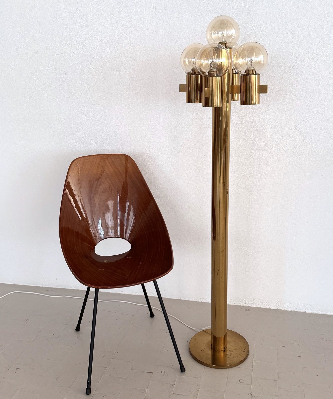1550.0 Mid Century Hans Agne Jakobsson Brass Floor Lamp With 5 Glasses photo
