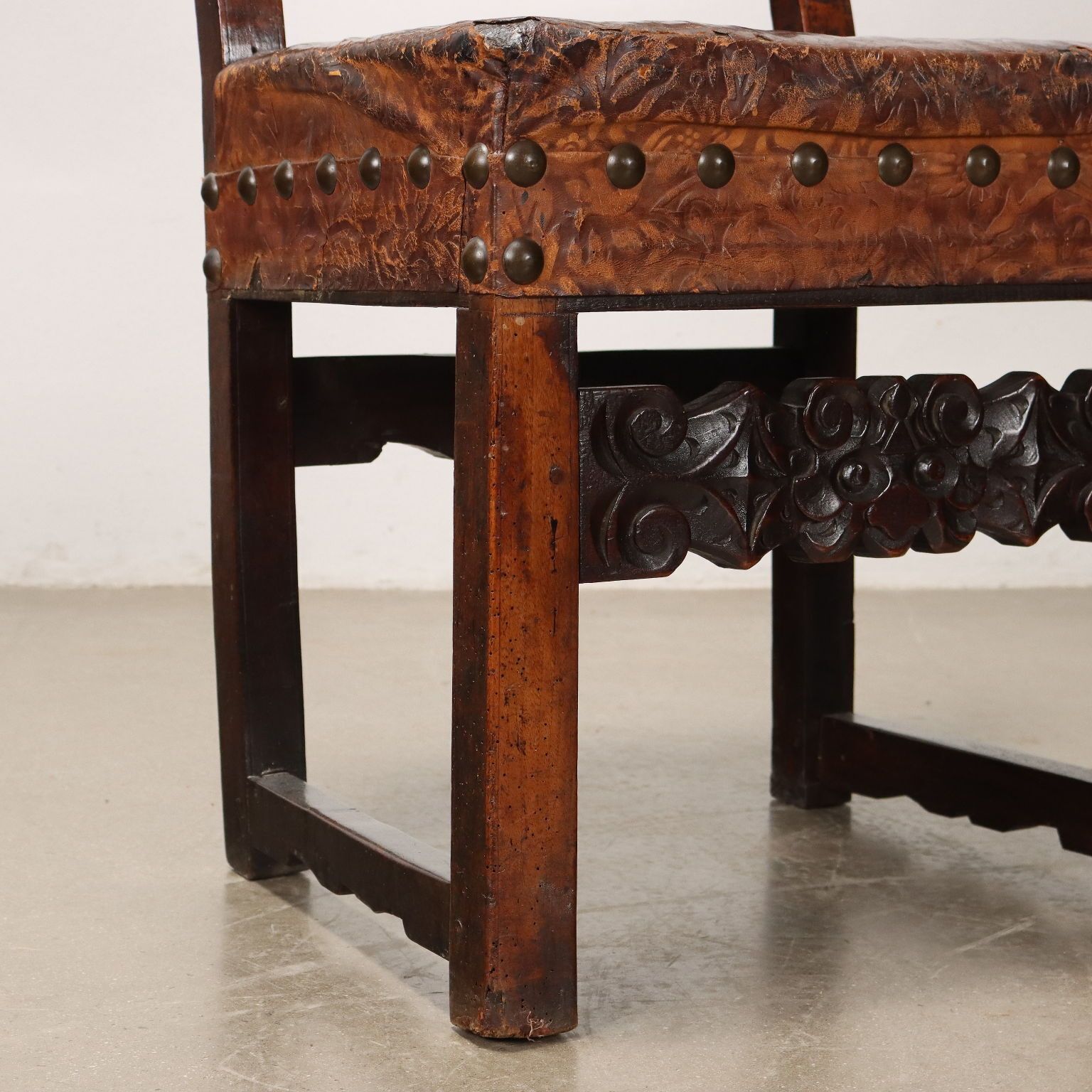 Antique Baroque Chair Carved Walnut Italy XVIII Century photo vinterior