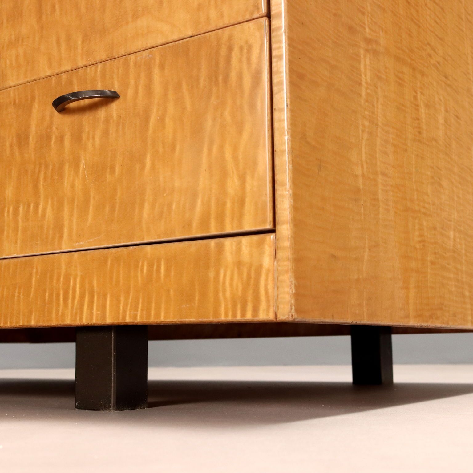 photo furniture Saporiti Bauletto Cabinet Design Giovanni Offredi Burl Veneer 1970s