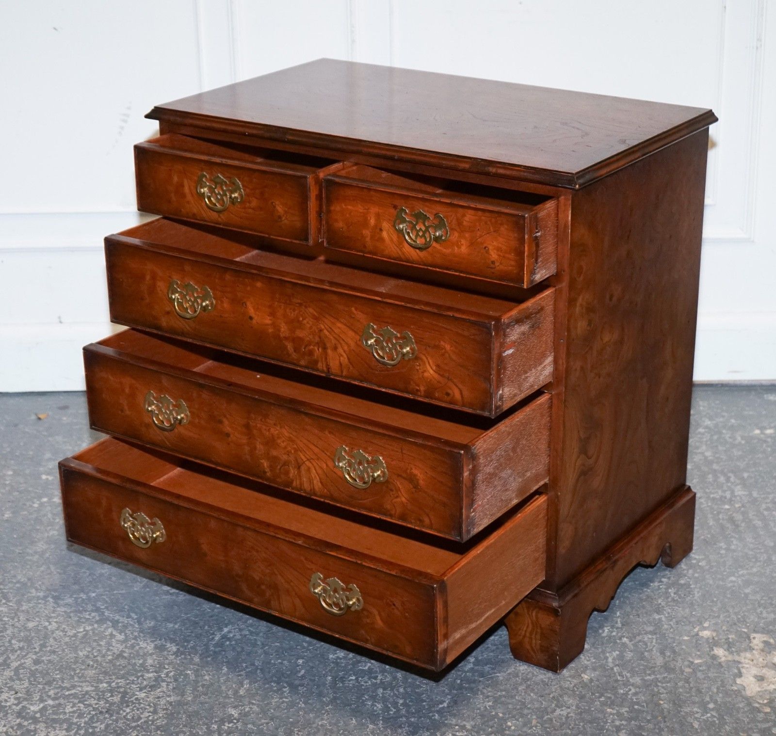 Elegant Vintage Burl Elm All Over Chest Of Drawers Commode Brass Handles photo Furniture