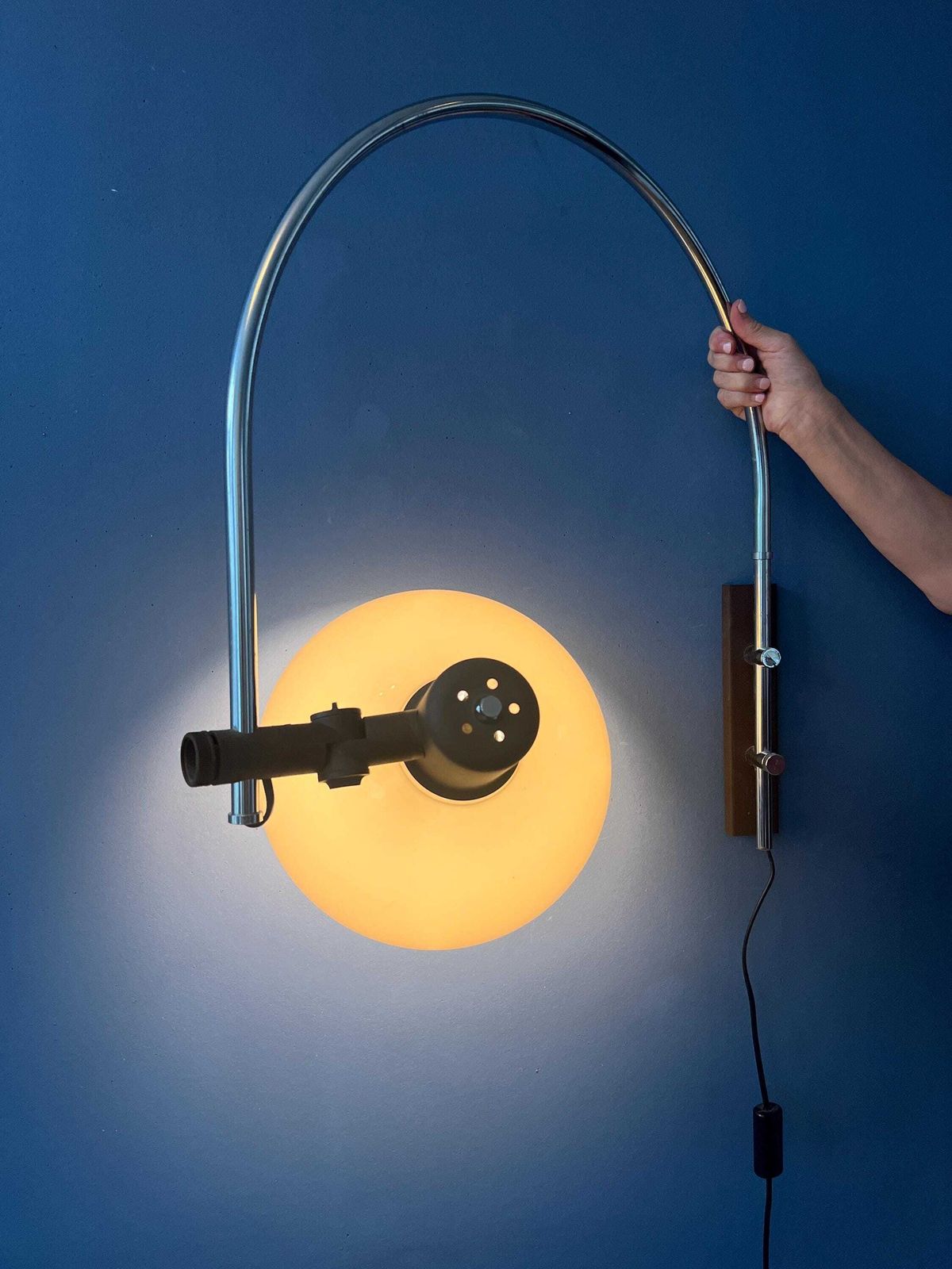 Mid Century Space Age Herda Mushroom Arc Wandlamp photo for sale