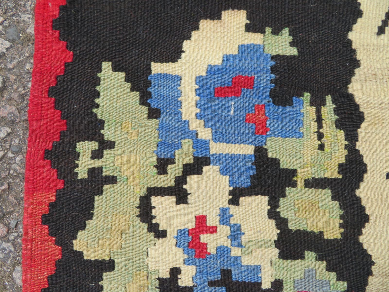 photo vintage Antique Bessarabian Kilim. 325cm X 226cm.
