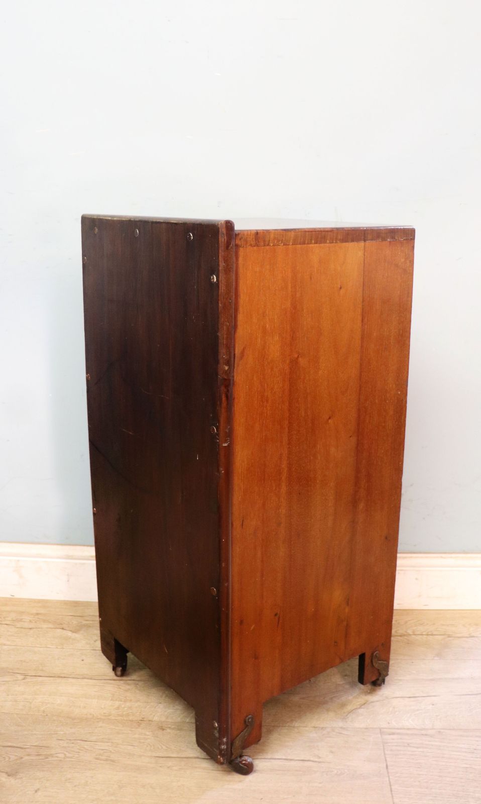 photo vintage A Lovely Quality Late 19th Century Coal Box In The Style Of Liberty.
