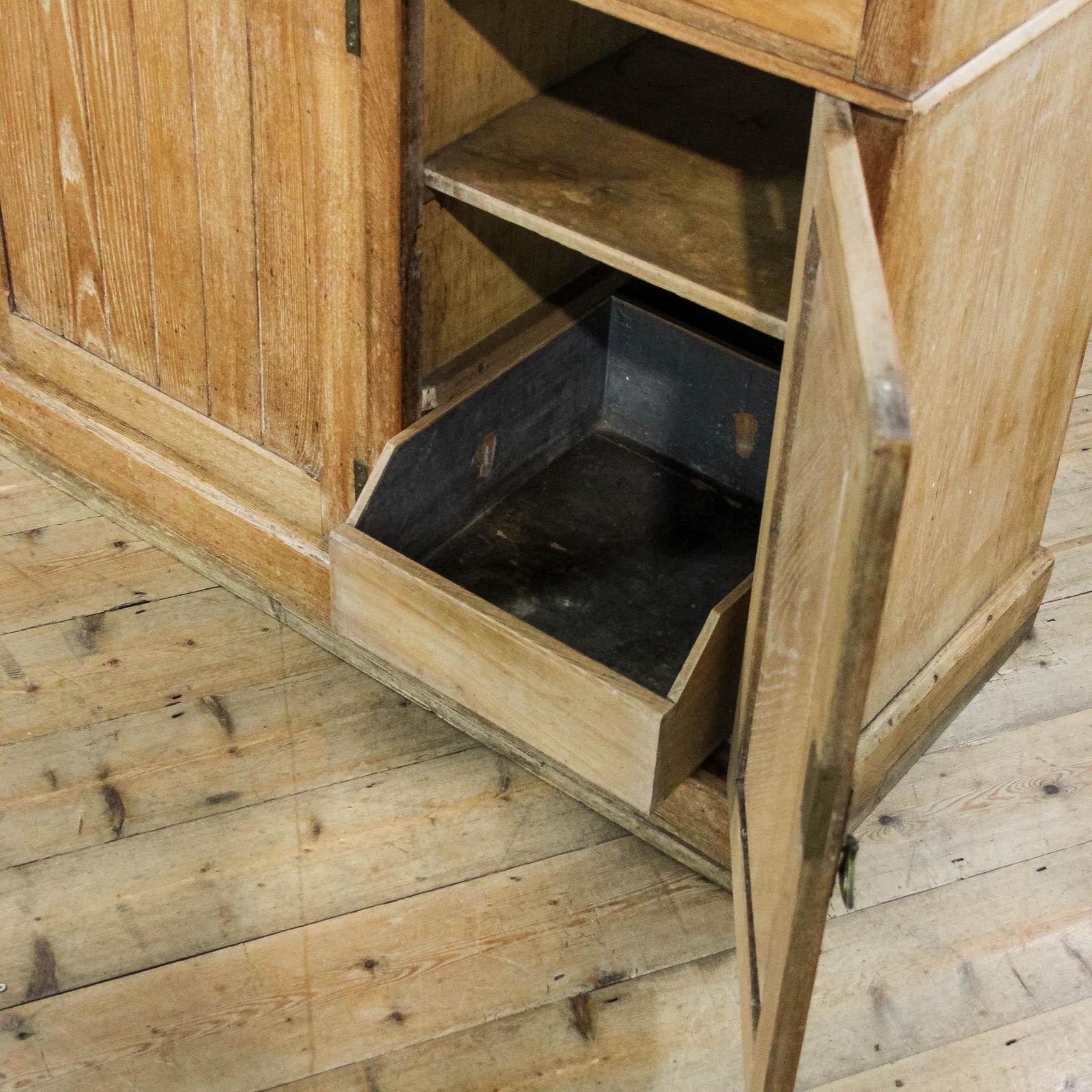 Antique Victorian Ash Sideboard | Antique Side Table | Antique Table | Victorian Antiques | Oak Tables photo vintage