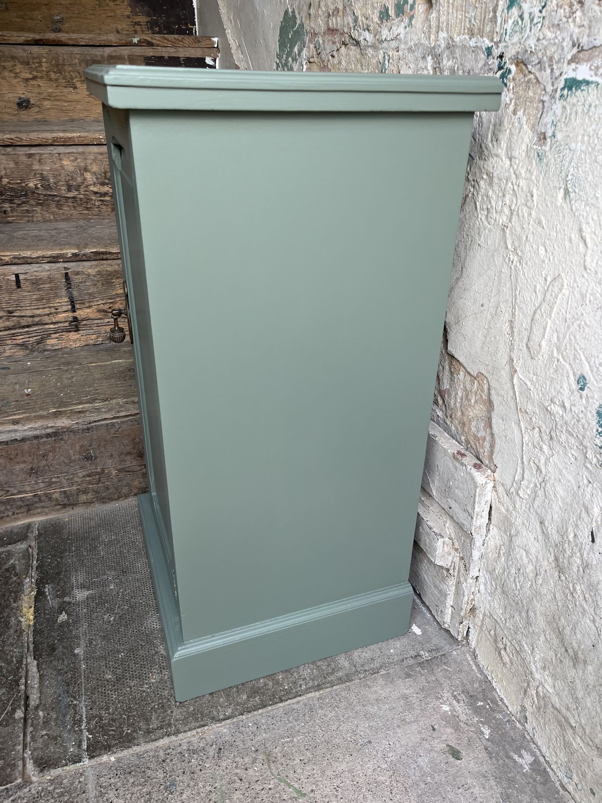 photo vinterior Victorian Green Painted Bedside Pot Cupboard