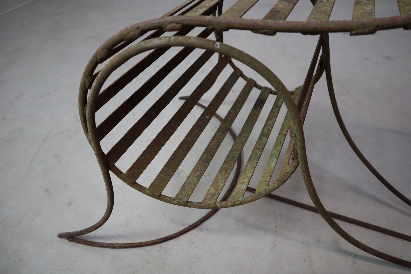 photo vinterior Set Of Three Sculptural Iron Chairs