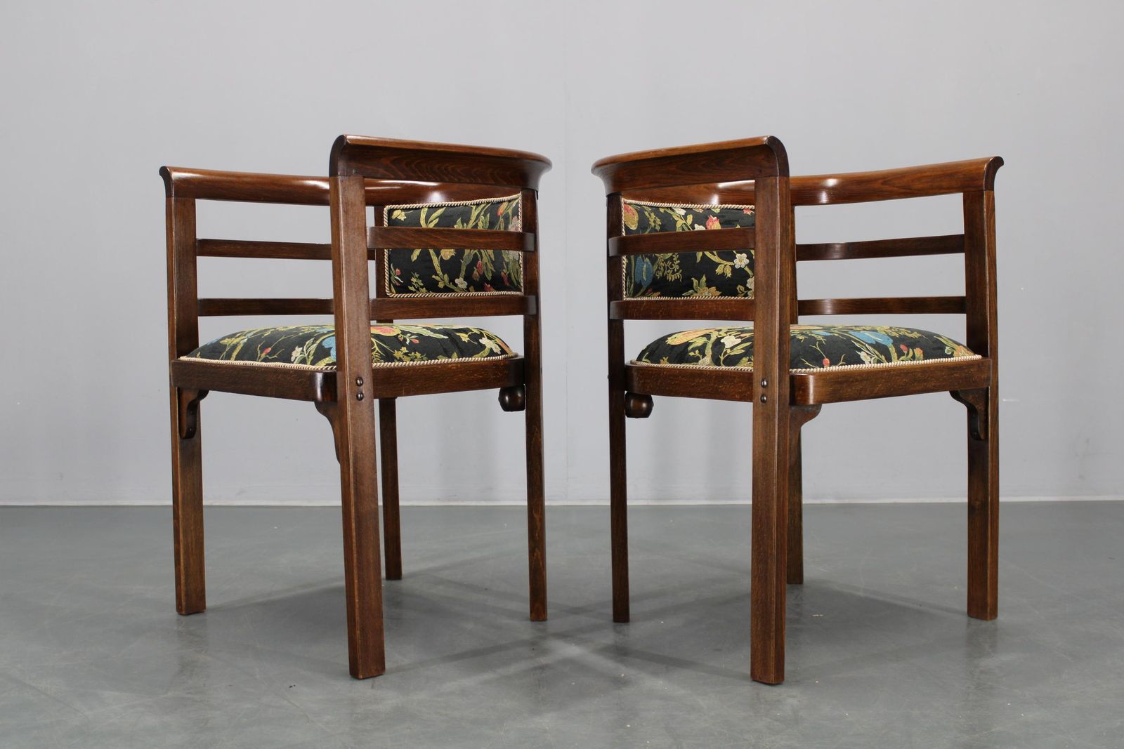 1930s Pair Of Restored Thonet Armchairs, Czechoslovakia photo vinterior