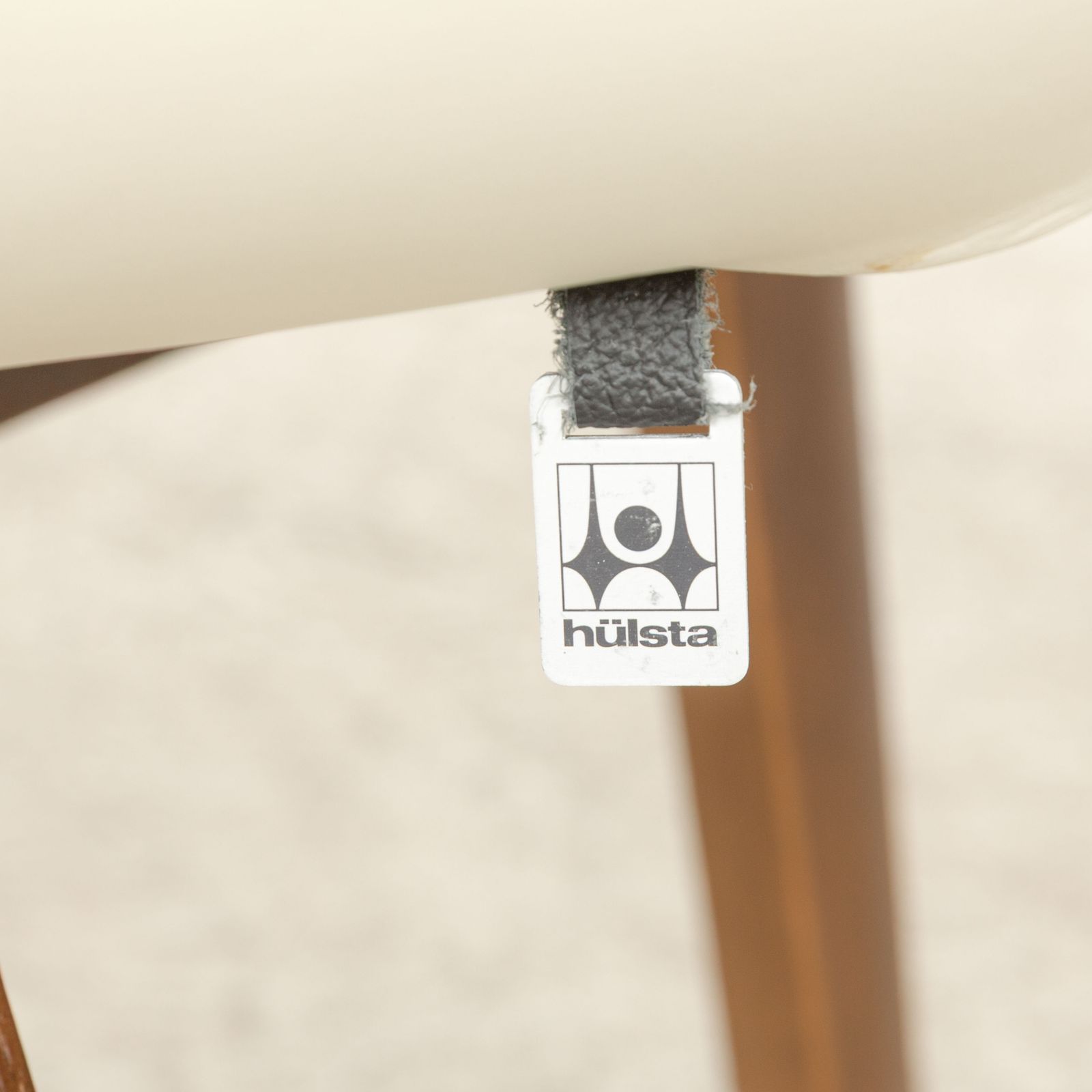 Lot de 4 chaises Hülsta D27 en cuir crème photo vinterior