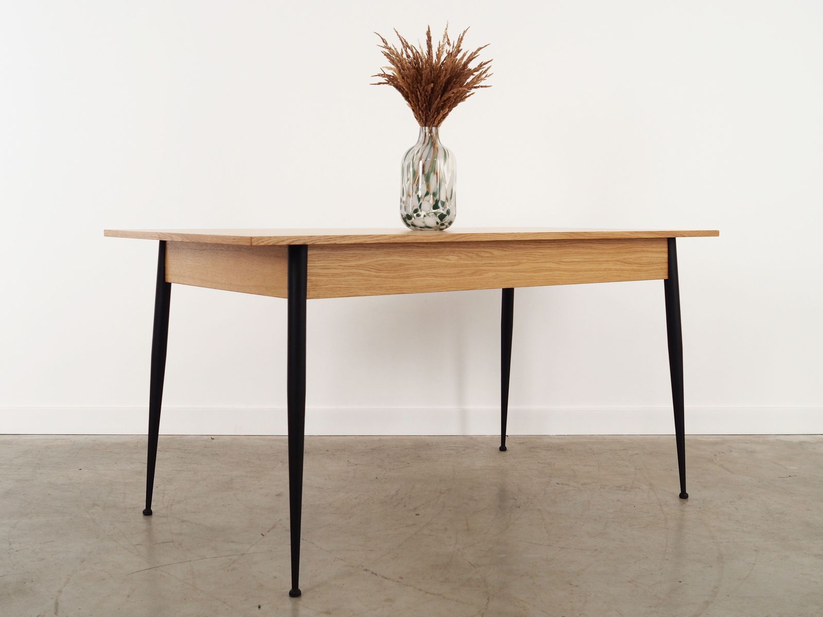 Oak Table, Italian Design, 1980s, Manufacture: Italy photo buy