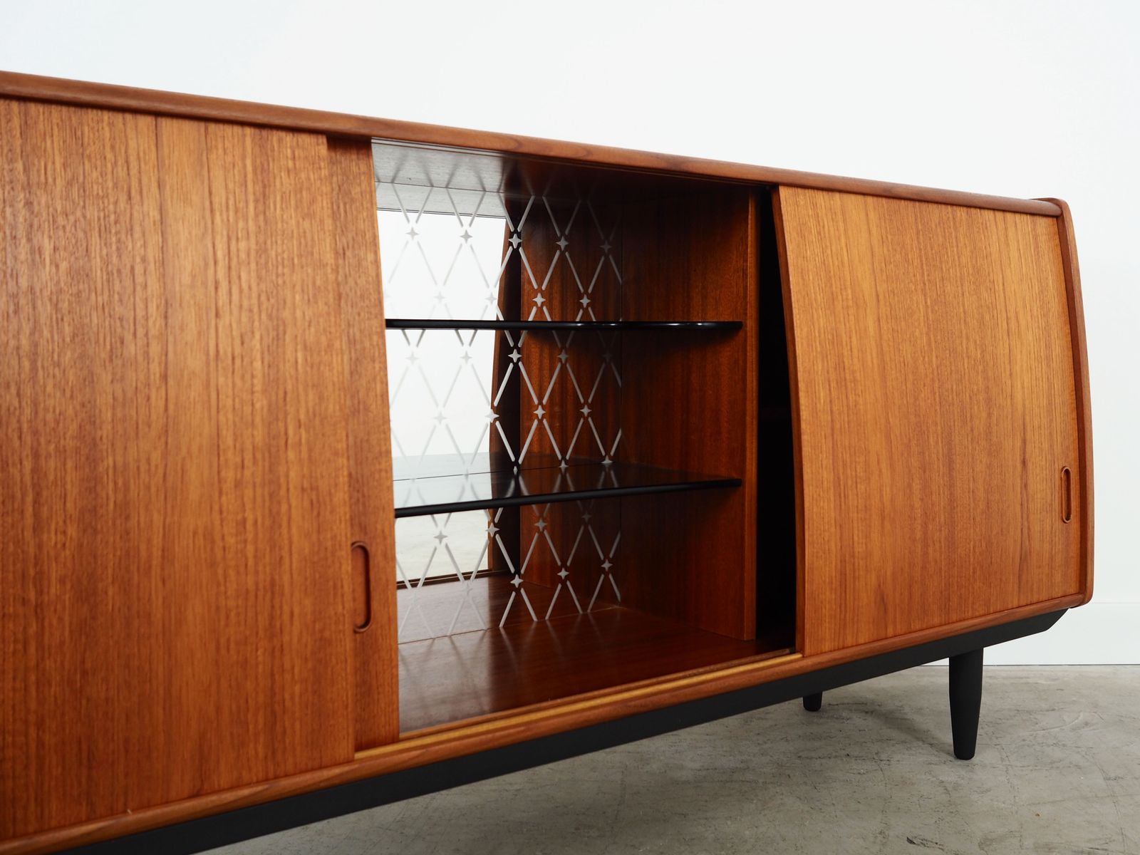photo vinterior Teak Sideboard, Danish Design, 1970s, Manufacture: Pmj Viby J