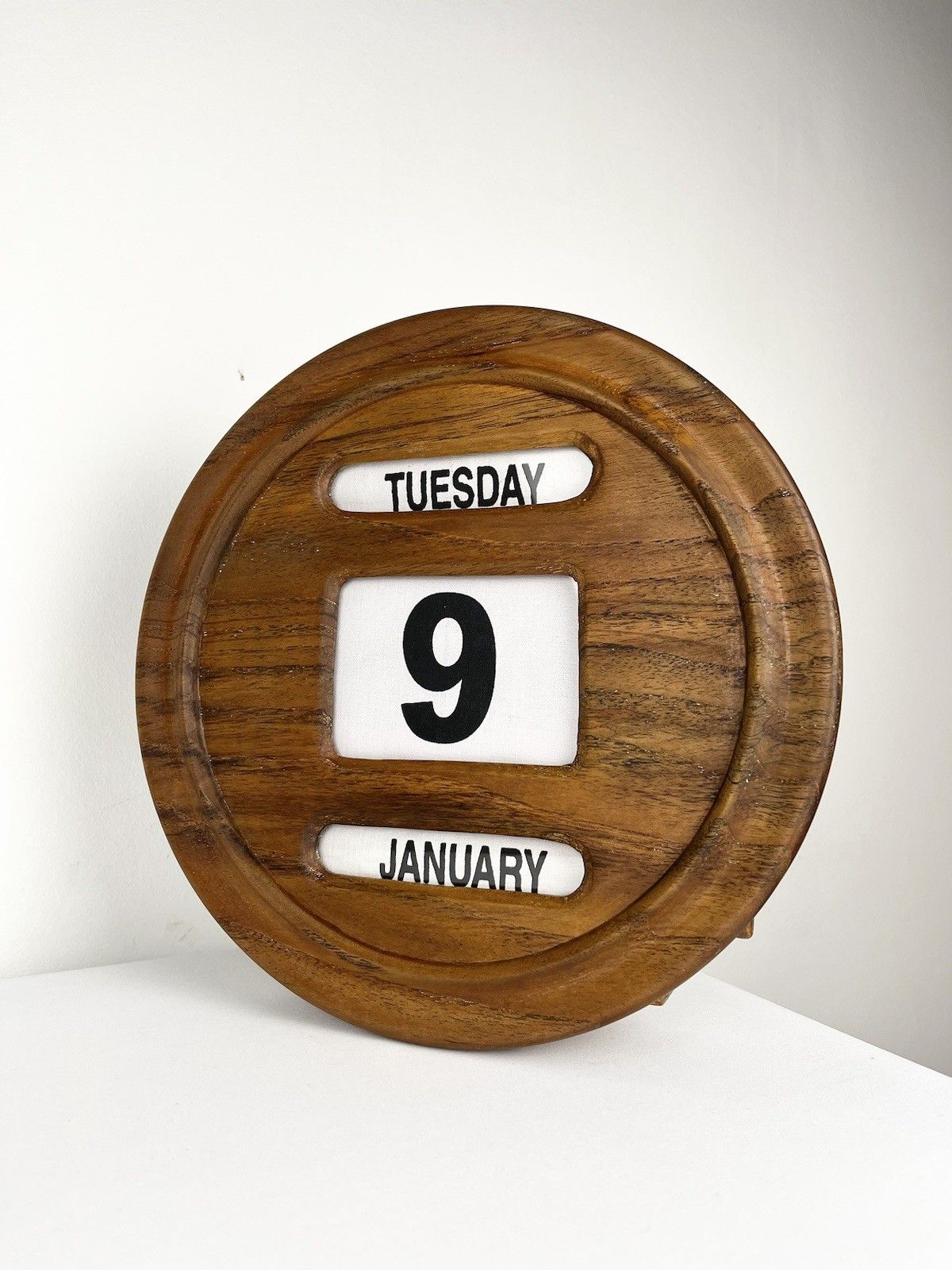 photo vinterior Beautiful Mid Century Perpetual Calendar, British 1960s