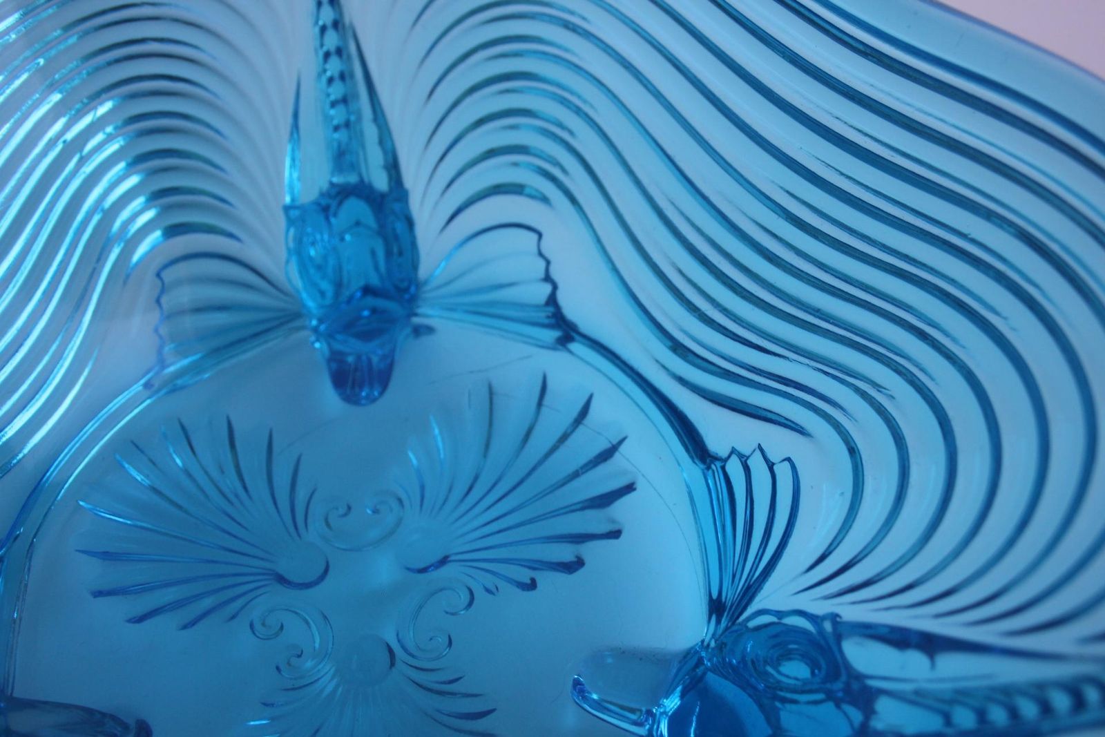 photo vinterior Rare Art Deco Glass Josef Inwald With Fish Feet Bowl Gorgeous Rich Blue, 1930s