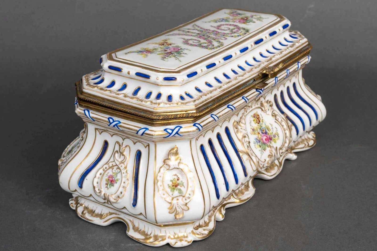 Sèvres Porcelain Casket, Napoleon III Period, 19th Century. photo furniture