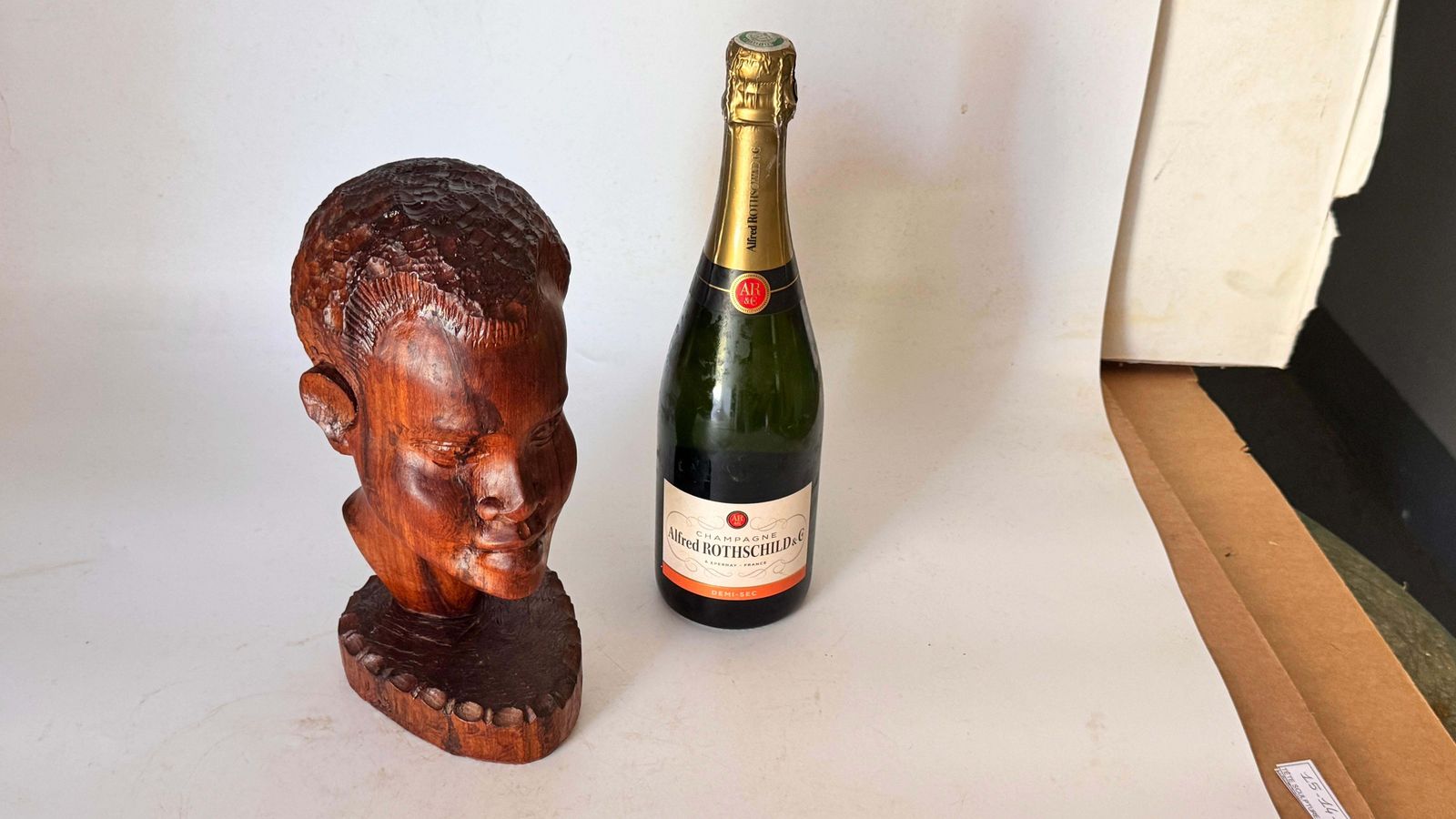 Hand Carved African Head Sculpture In Patinated Wood – Mid Century Decoration photo furniture