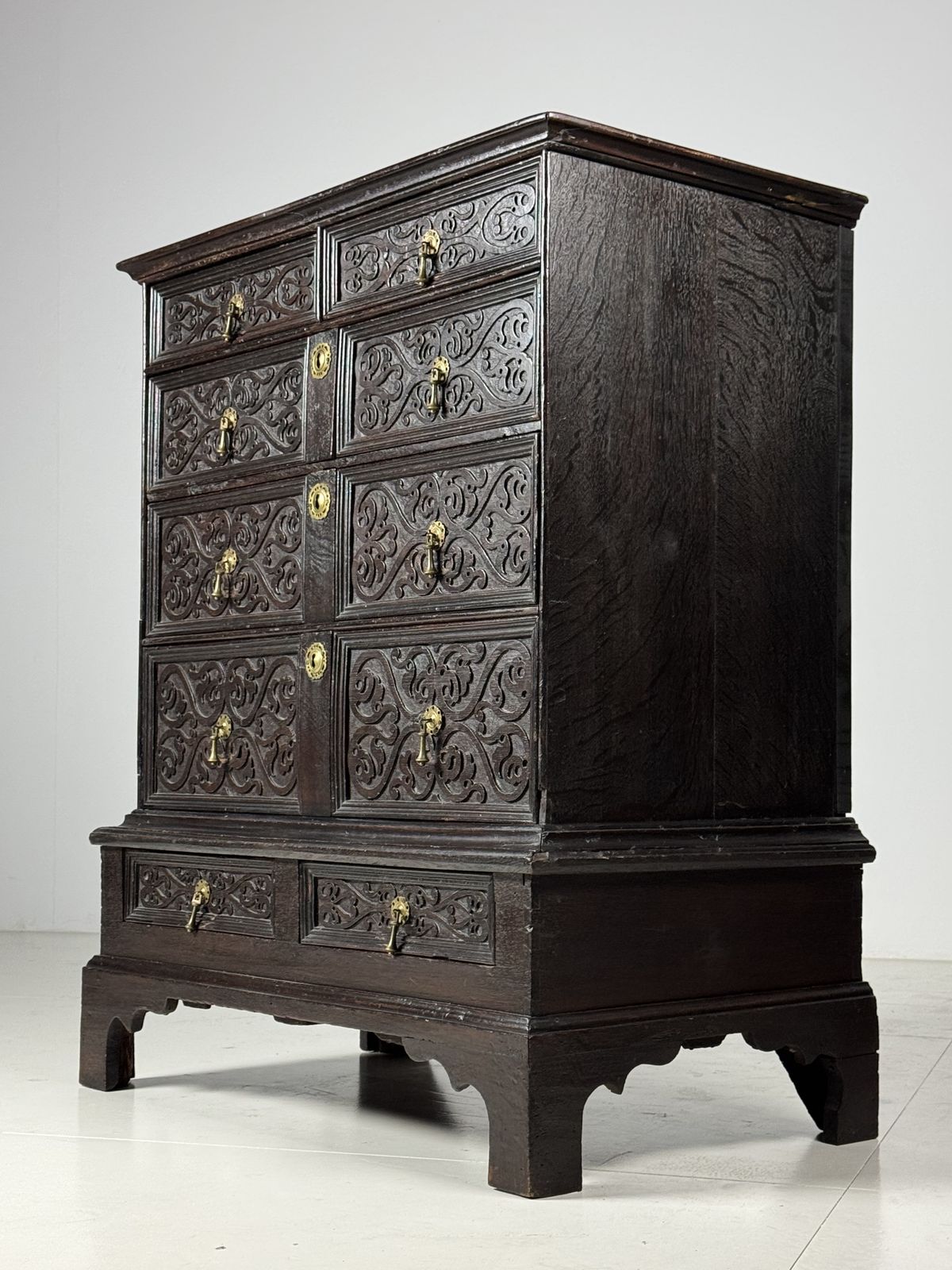 photo furniture English Chest Of Drawers 19th Century Oak