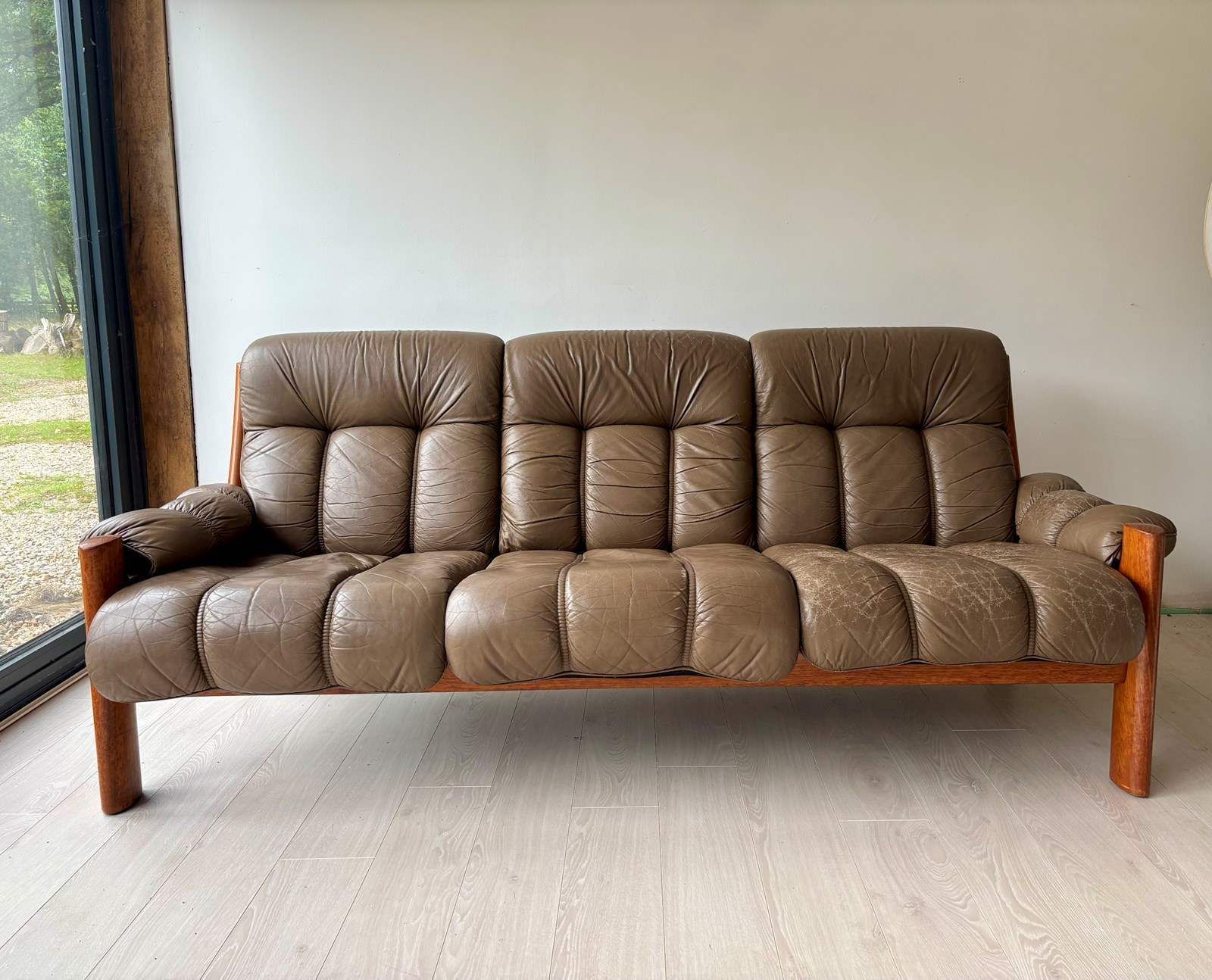 Vintage Ekornes Montana Leather Sofa photo furniture