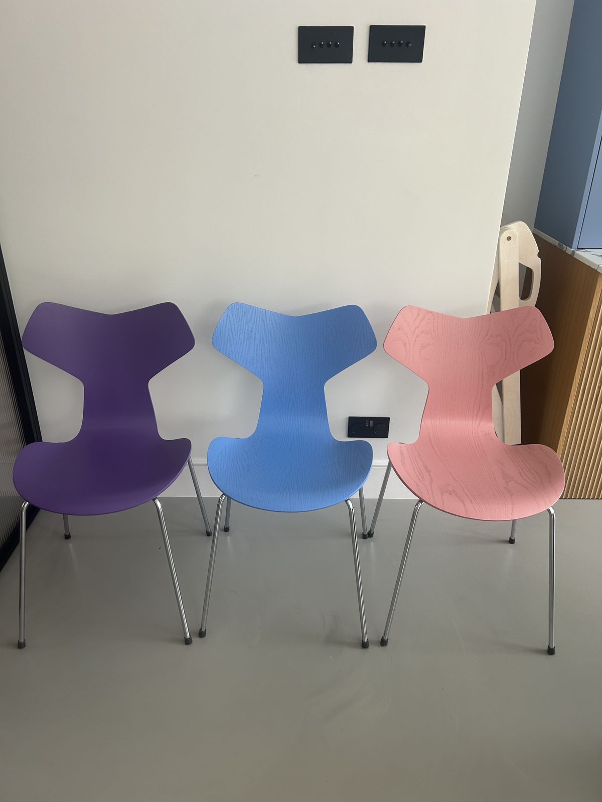 Set Of 6 Arne Jacobsen Grand Prix Chairs For Fritz Hansen
