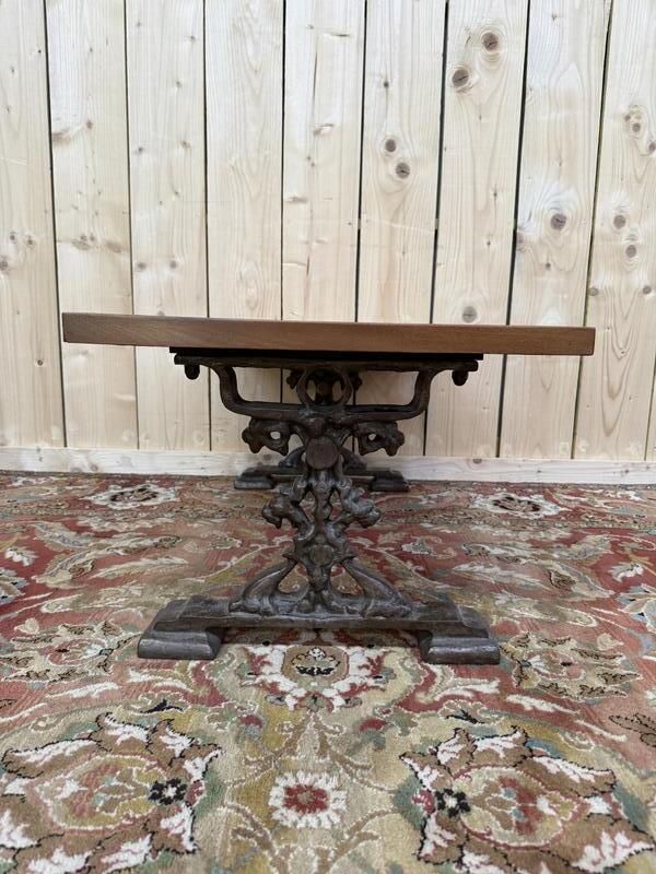 Table Basse Pieds Fonte Et Plateau Bois Parquet photo for sale