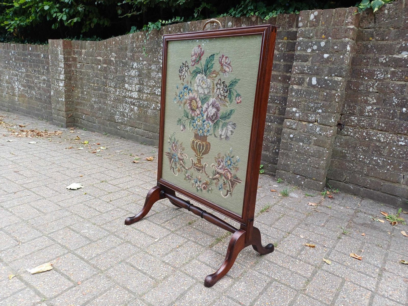 Massive Antique Victorian Mahogany Pole Fire Screen With Floral Needlepoint Panel – Still Life Embroidery Sturdy Vgc photo vinterior