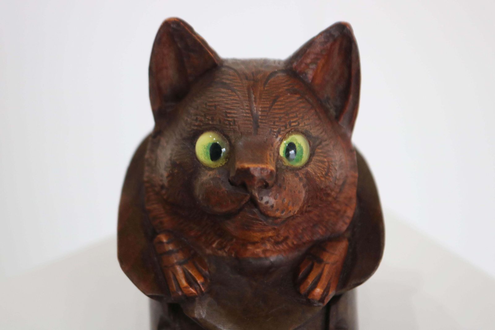 Zwart Woud Inktpot – Kat In Een Laars – Zwitsers Antiek – 19e Eeuw – Handgesneden – Glas photo Woonaccessoires