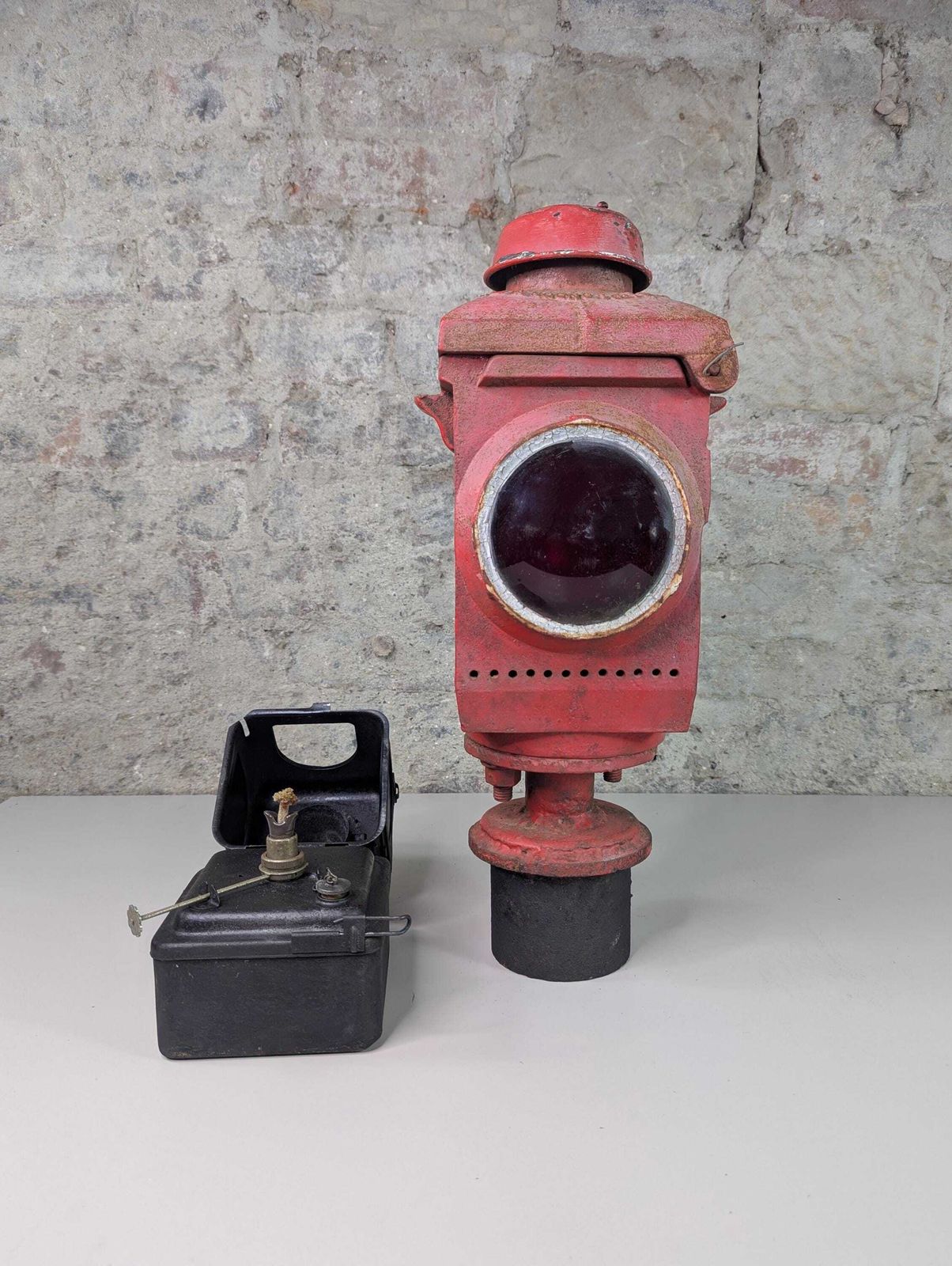 Antique Vintage Railway Crossing Lamp By Lamp Manufacturing & Railway Supplies Ltd London G72 photo furniture