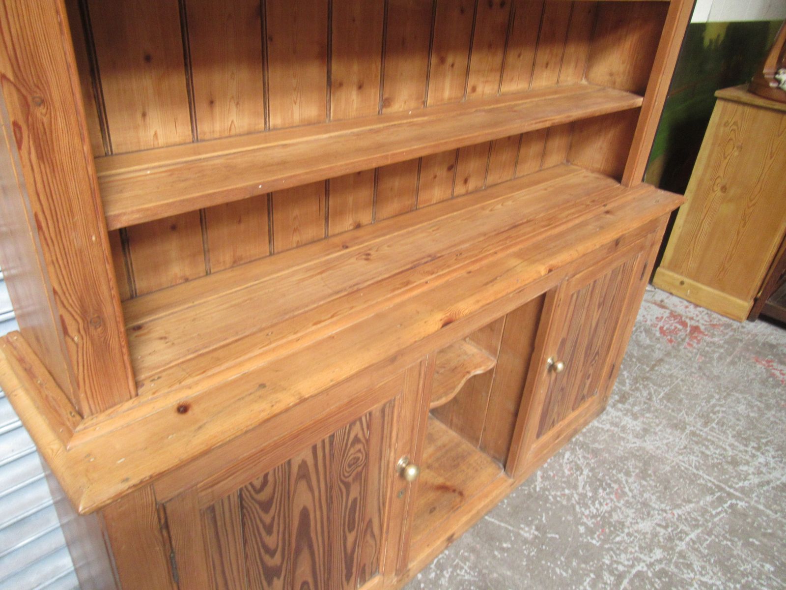photo vinterior Victorian   Pitch Pine   Dresser,  1880s