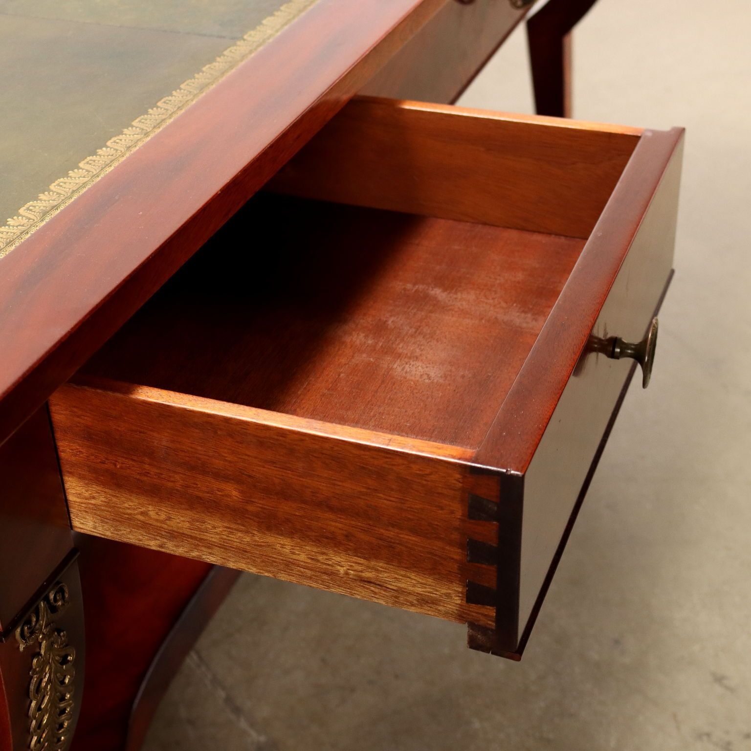 photo furniture Antique Writing Desk Bureau Plat Empire Italy '900 Mahogany Veneered