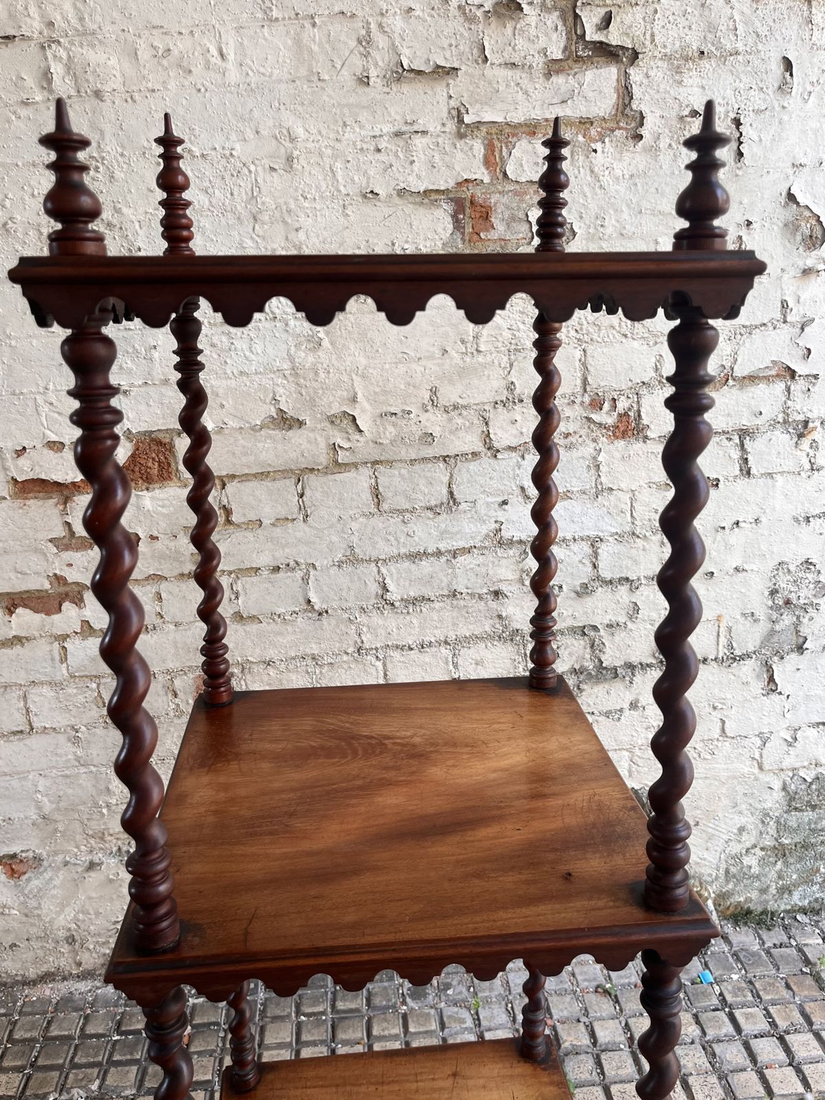 photo vintage Antique Mahogany  Three Tiered Barley Twist Etagere Whatnot
