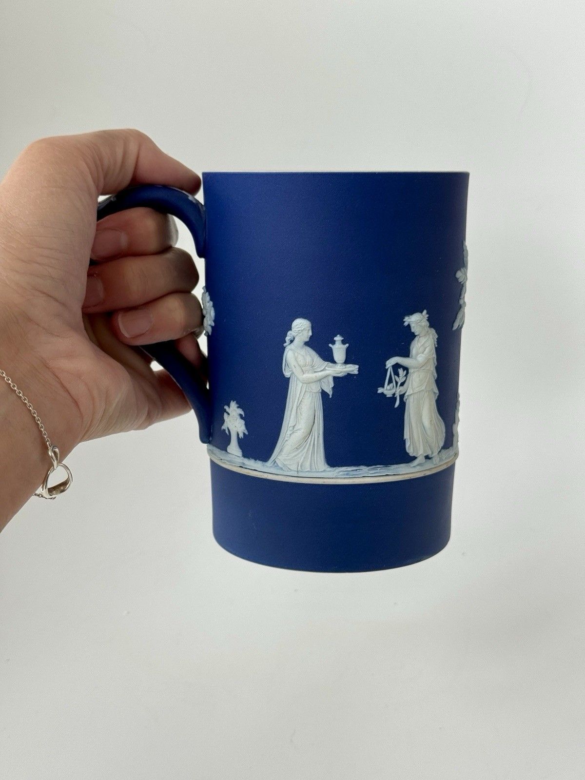 photo vinterior Antique Wedgwood Blue Jasperware Tankard 1903 A/F
