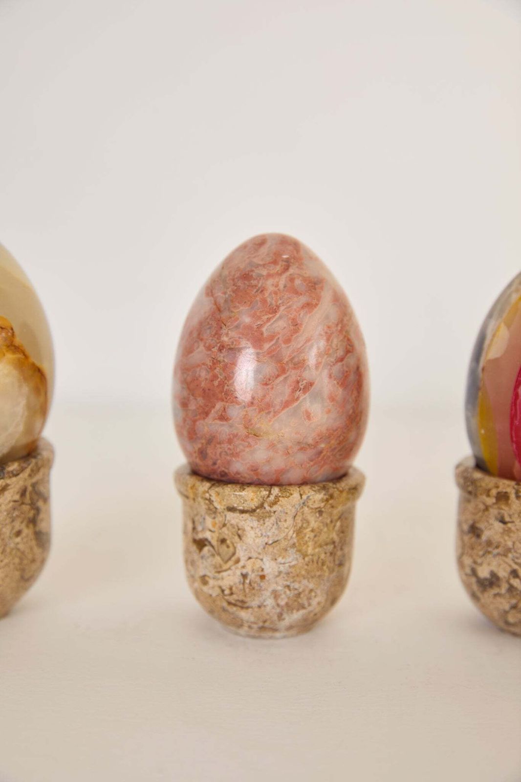 Set Of X4 Marble Eggs And Cups photo Home Decor