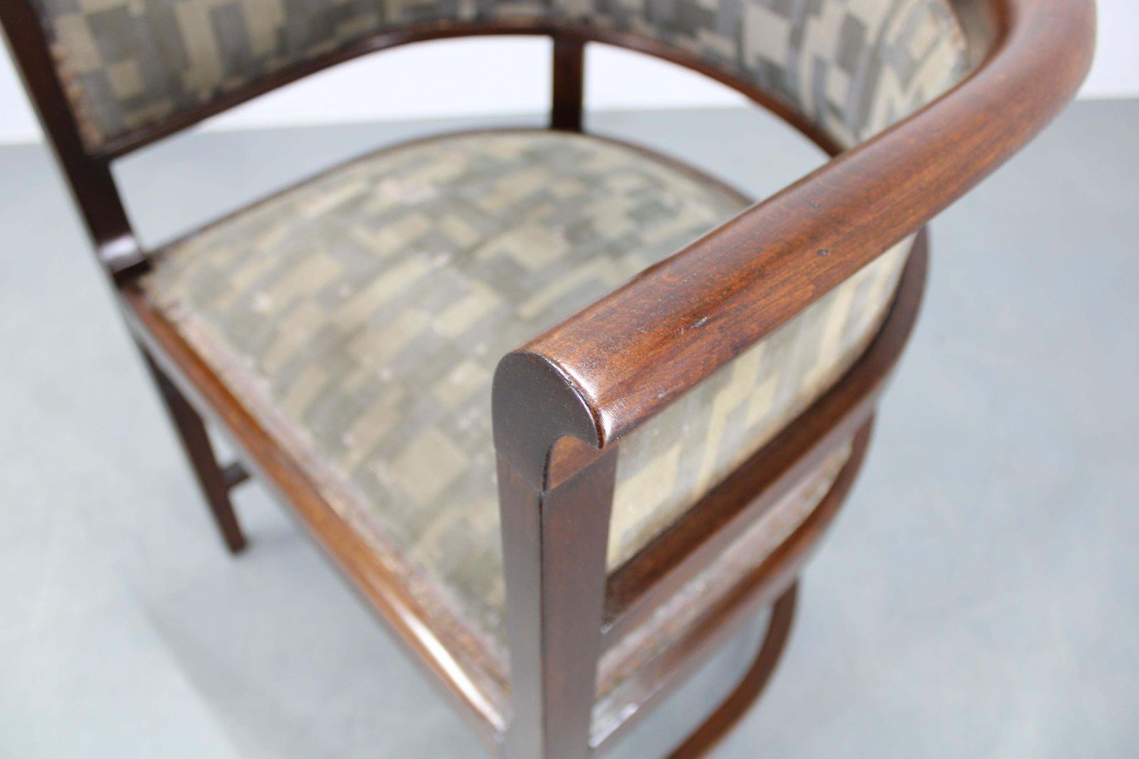 photo vinterior 1920s Pair Of Bentwood Armchairs, Czechoslovakia