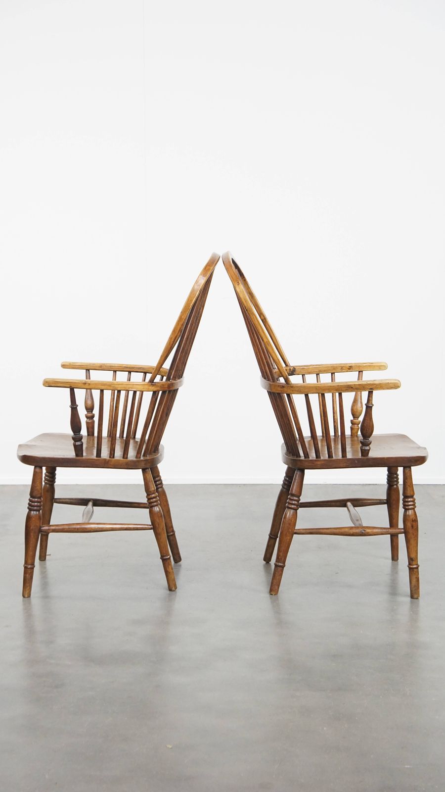 Set Van 6 Antieke Engelse Windsor Stickback Stoelen Uit De 19e Eeuw, Vervaardigd Van Iepenhout. photo 2964.0