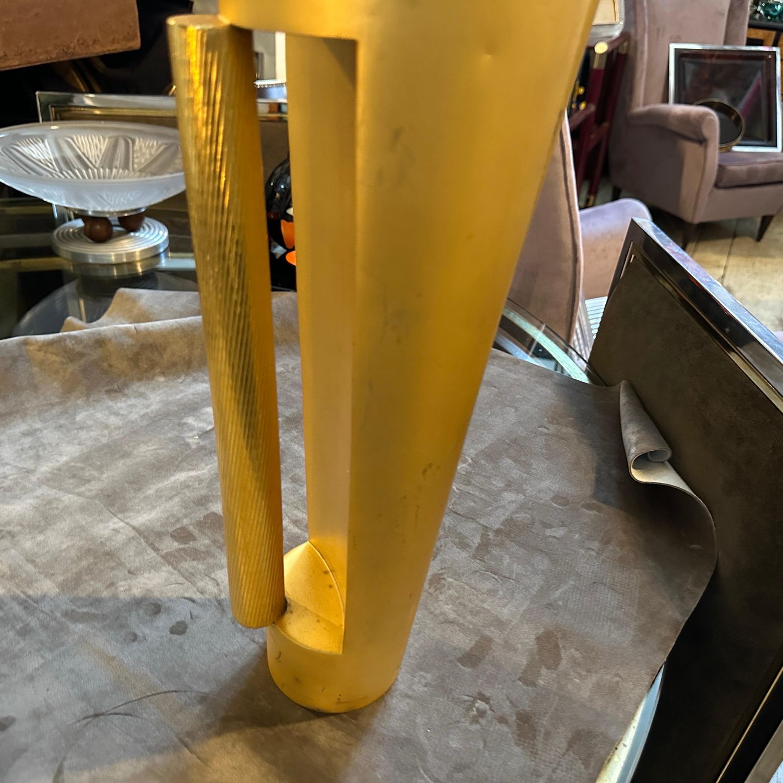photo vintage 1970s Modern Gilted Metal Sculptural Italian Design Jug Vase