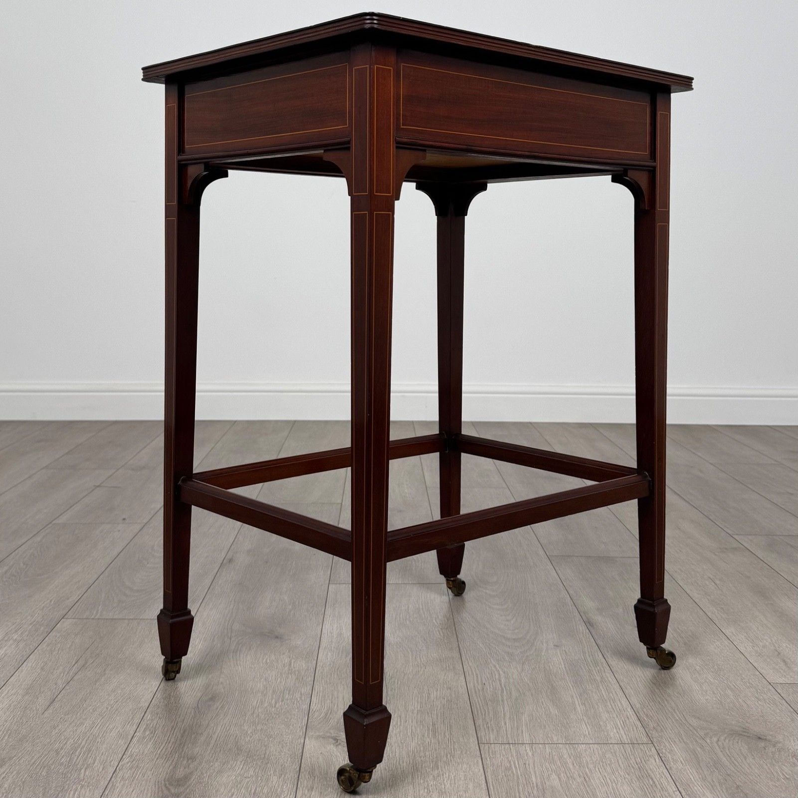 Antique 19th Century Good Quality Side Table In Mahogany photo vinterior
