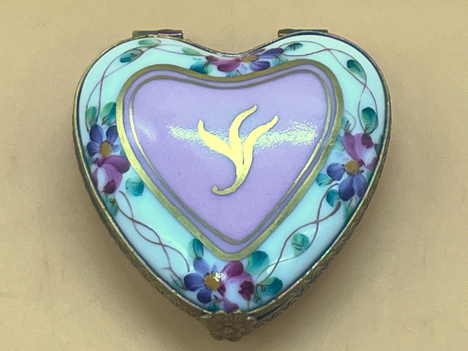 Dubarry Limoges Porcelain France Hand Painted Hinged Heart Shaped Trinket / Jewelry Box.