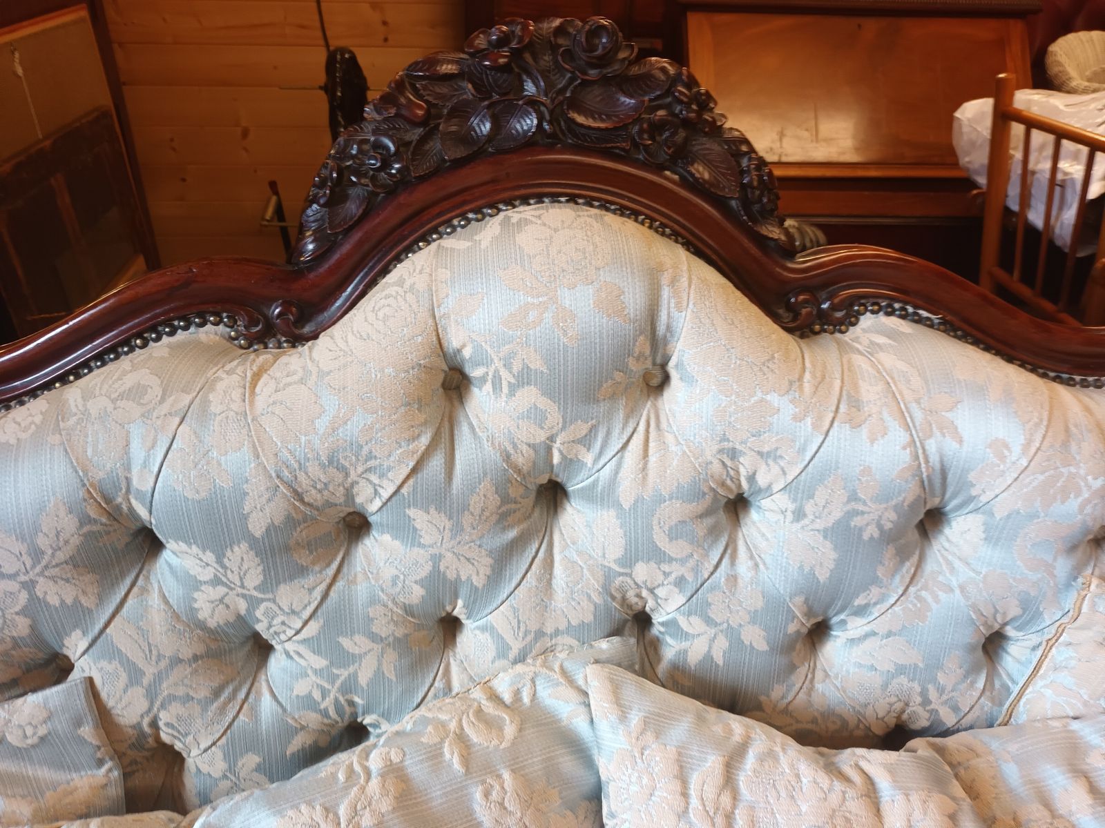 Mahogany Double Ended Chaise Victorian Couch, Reupholstered To Current Regulations. photo for sale