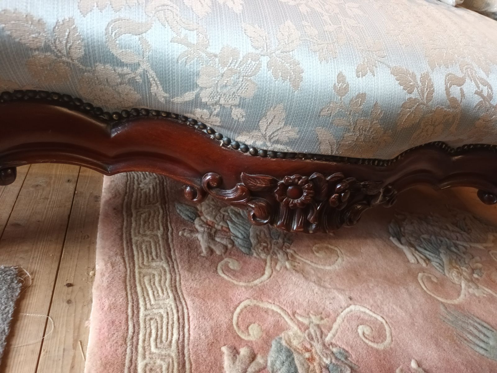 Mahogany Double Ended Chaise Victorian Couch, Reupholstered To Current Regulations. photo vinterior
