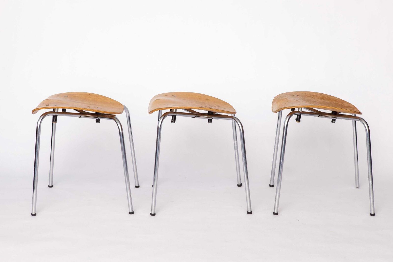 Set Of 6 Egon Eiermann Se68 Stools – 1950s Mid Century Modern, Beech Plywood With Polished Chrome Legs photo Furniture