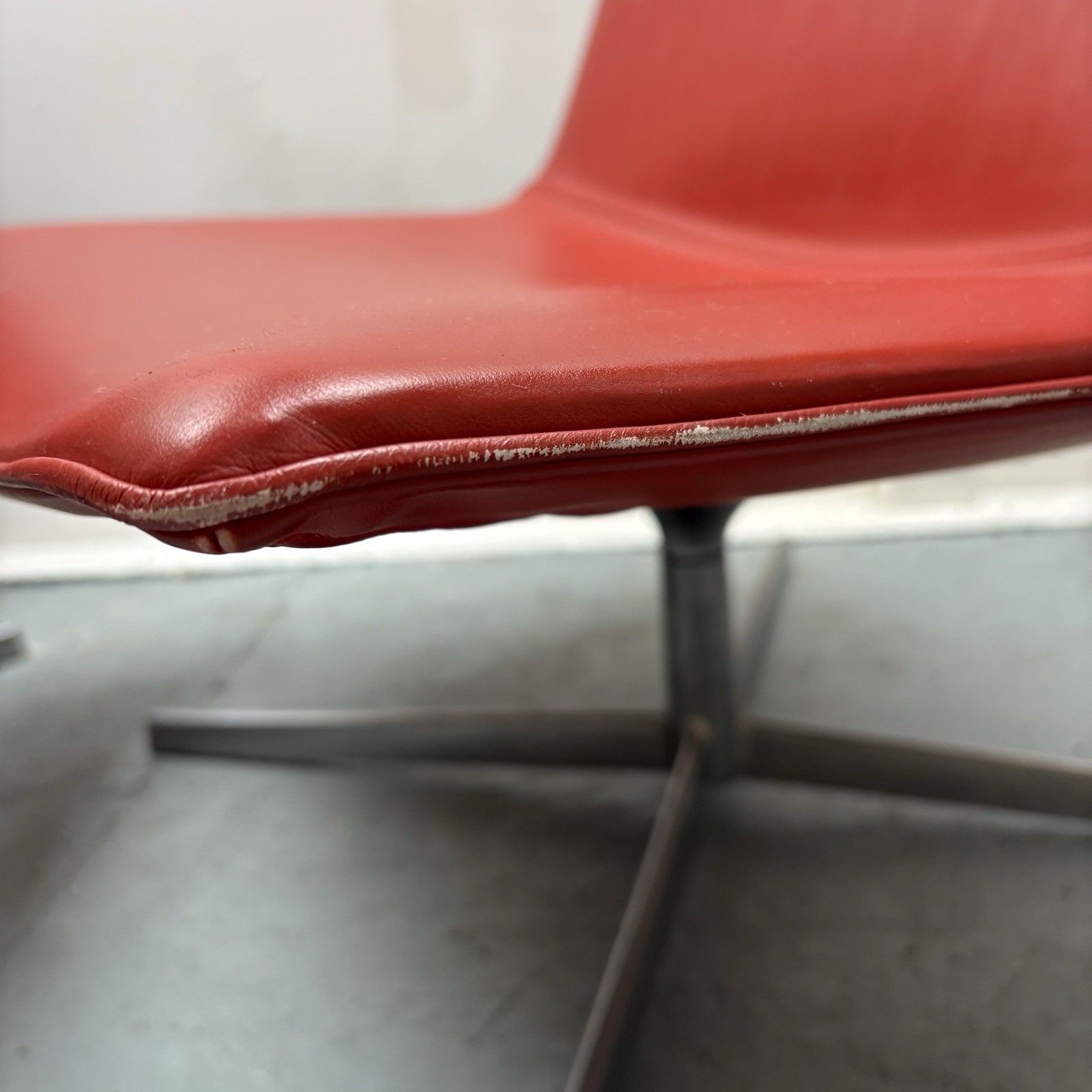 photo vinterior Pair Of Italian Catifa 80 Easy Chair By Lievore Altherr Molina For Arper, 2000s