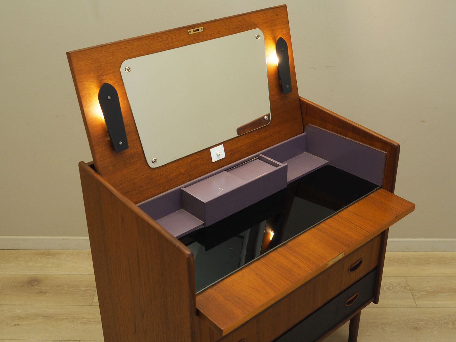 1639.0 Teakhouten Kaptafel, Deens Design, Jaren 1970, Vervaardigd In Denemarken photo