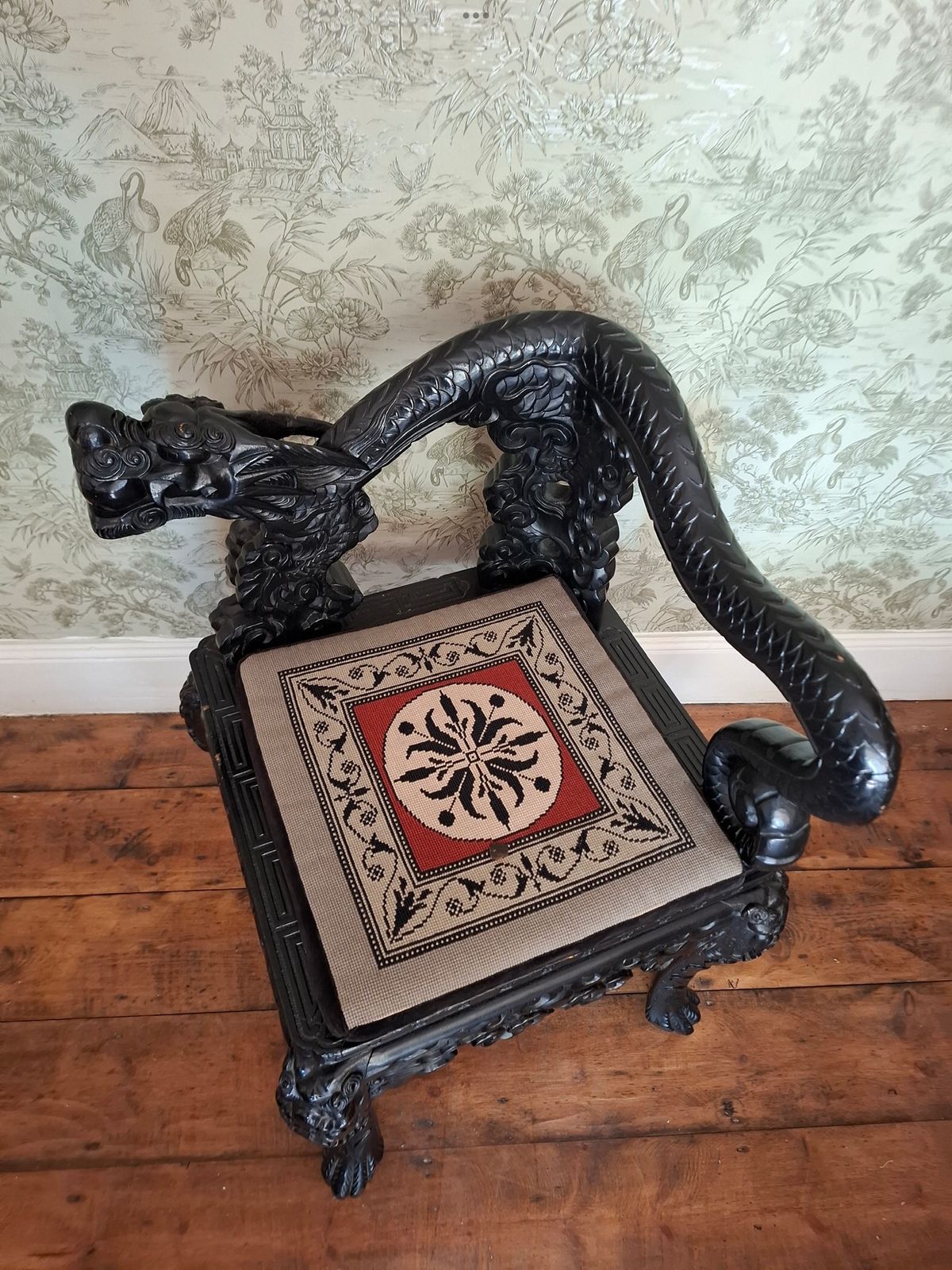 photo for sale Qing Dynasty 19th Century Chinese Dragon Chair